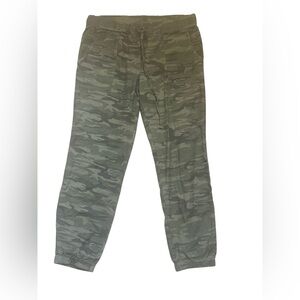 Sanctuary Women’s Olive Camouflage Cargo Jogger Pants - Size L